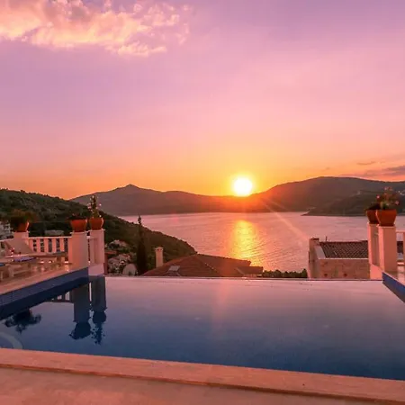 Vila Ketchy , Sleeps 12 , Heatable Infinity Pool , Wifi , Sunset In Kalkan