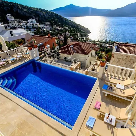 Vila Ketchy , Sleeps 12 , Heatable Infinity Pool , Wifi , Sunset In *